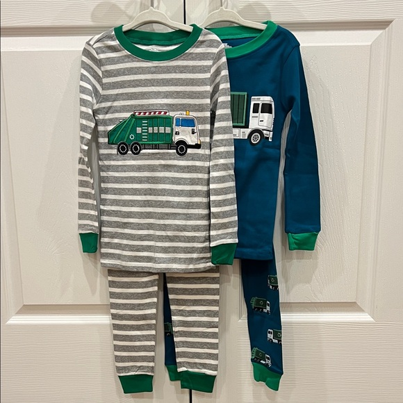 BUNDLE (2) Family Feeling Recycling Truck Pajama Sets Long Sleeve Boys Size 5 - Picture 1 of 7